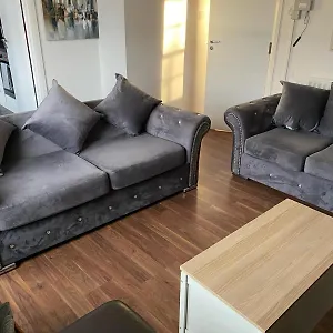 The Granite - Modern Centre Apartment